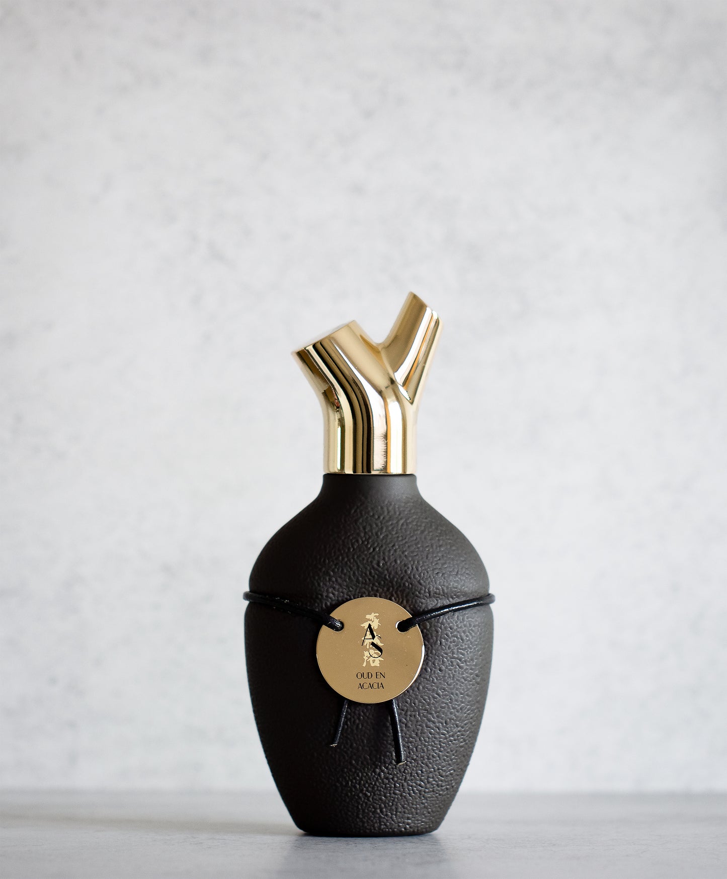 Scents of Wood Oud in Acacia sample
